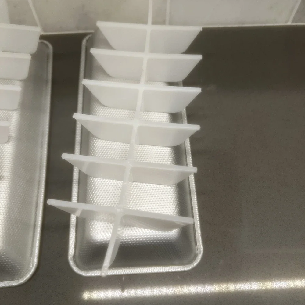 Vintage Set Aluminum Metal Ice Cube Trays 14 Cubes w/Plastic Insert 2 Trays Lot